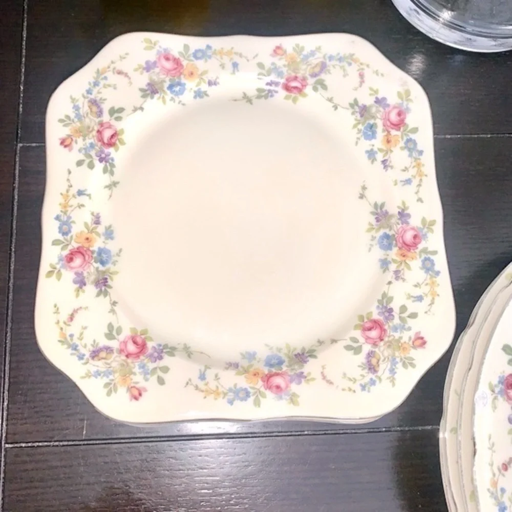 KPM Royal Ivory- Riviera Floral Pattern Set of 4 China